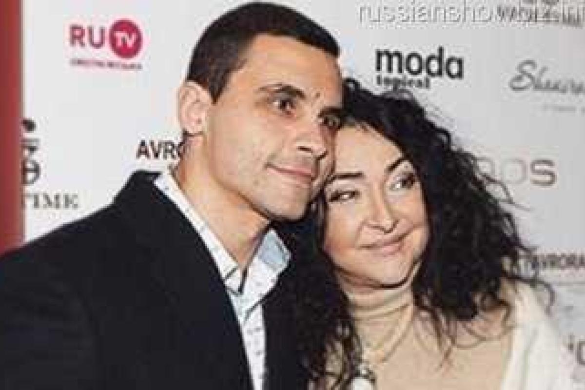 Поклонники Лолиты заметили, что певица заметно постройнела и похорошела