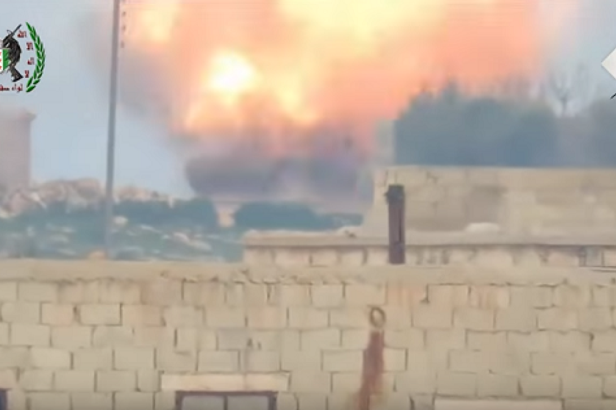 Сирийские повстанцы опубликовали видео успешной атаки на российский танк Т-90