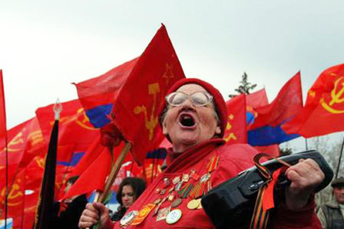 Жители России ностальгируют по прошлому и хотят возрождения СССР - опрос