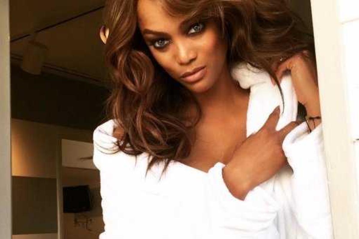 Супермодель Тайра Бэнкс не стала скрывать от поклонников новорожденного сына и устроила фотосессию с малышом