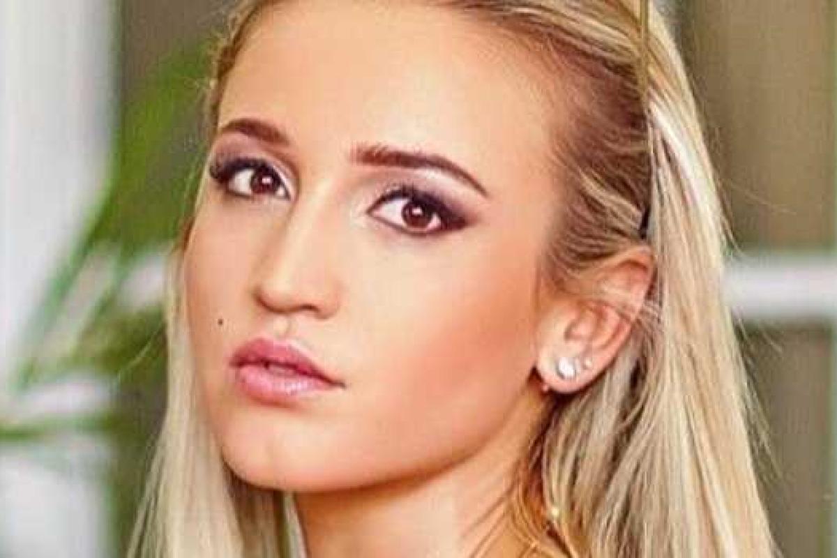 Поклонники раскритиковали телеведущую Ольгу Бузову за нелепый наряд 