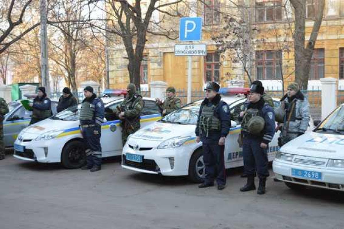 На улицы Славянска и Краматорска выходят на патрулирование силовики из "групп тяжелой полиции" На улицы Славянска и Краматорска выходят на патрулирование силовики из "групп тяжелой полиции"