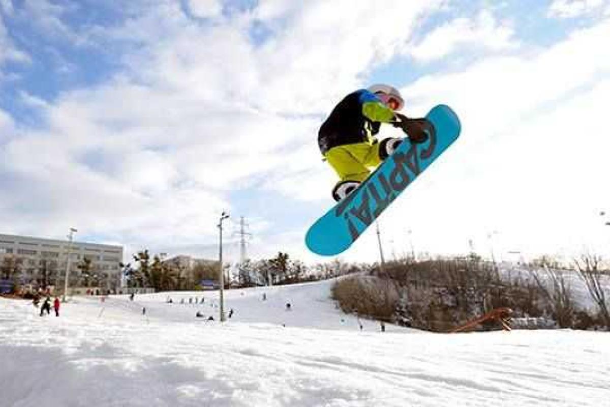 Для реабилитации раненых на Донбассе бойцов в Киеве открыта лыжная трасса Для реабилитации раненых на Донбассе бойцов в Киеве открыта лыжная трасса