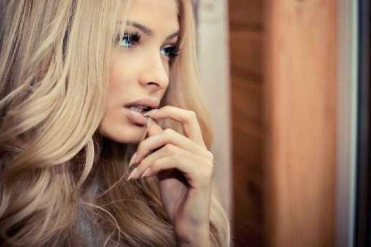 Супермодель Алена Шишкова напугала фанатов худыми ногами