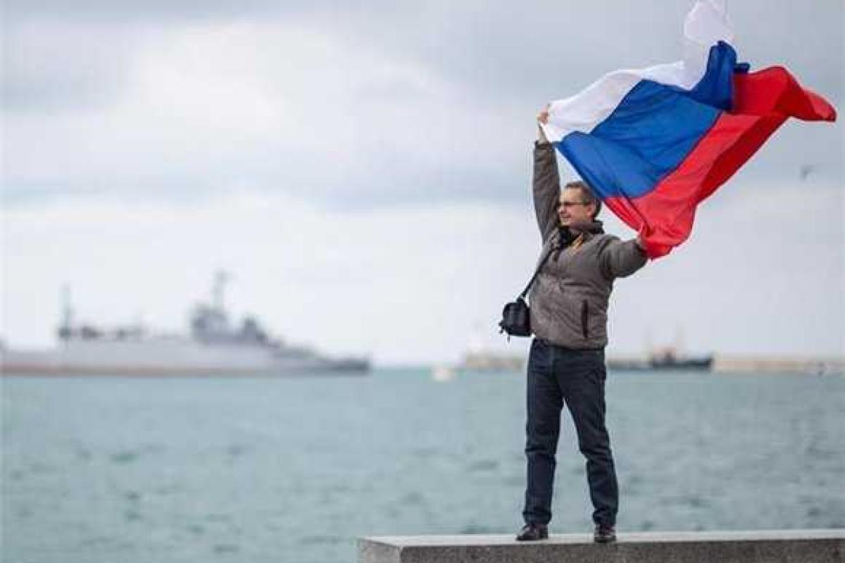 В Симферополе митинговали коммунисты: мы мечтали стать буревестниками, а оказалось, что мы - пингвины В Симферополе митинговали коммунисты: мы мечтали стать буревестниками, а оказалось, что мы - пингвины