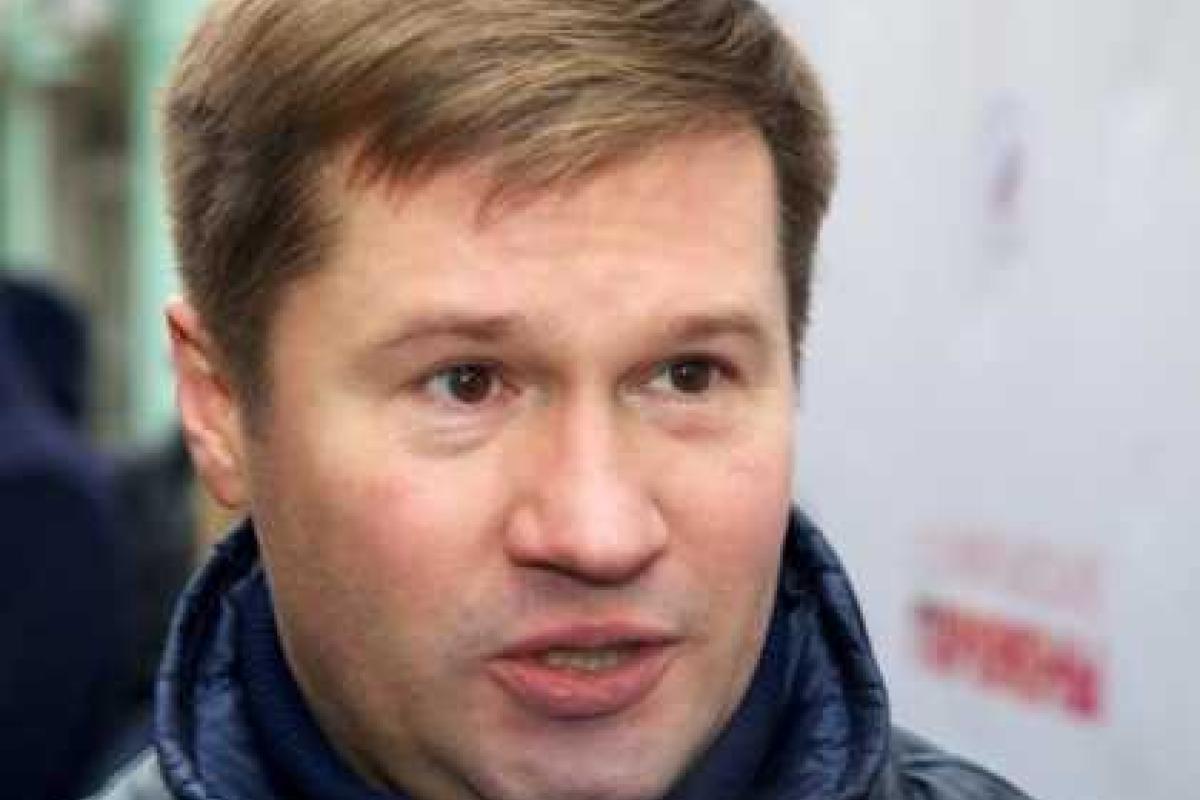 В центре Москвы титулованный гимнаст Алексей Немов подрался с активистами движения "Стопхам"