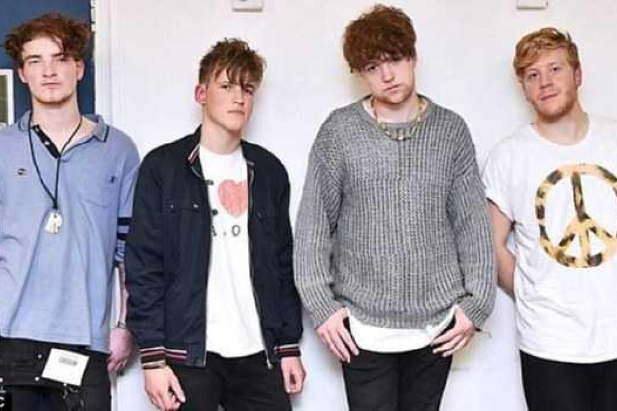 В Швеции в жутком ДТП погибли участники британской группы "Viola Beach"