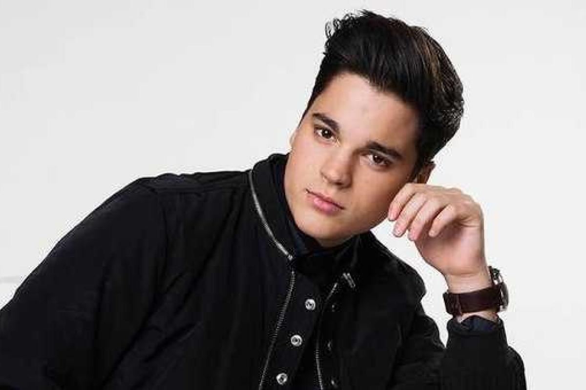 Певец Оскар Зия, претендент на участие в "Евровидении" от Швеции, признался в нетрадиционной ориентации