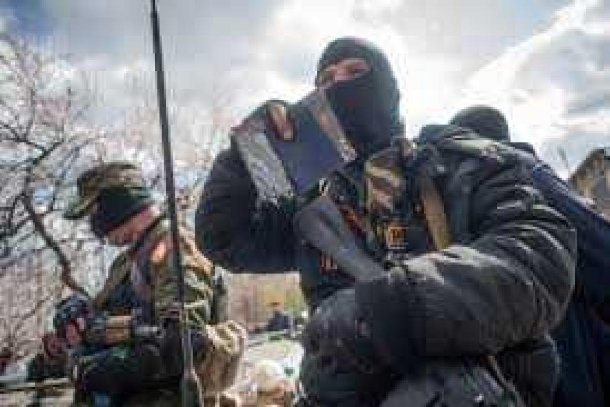 Боевики "ДНР" на блокпостах начали собирать данные на мужчин "призывного возраста" - очевидцы