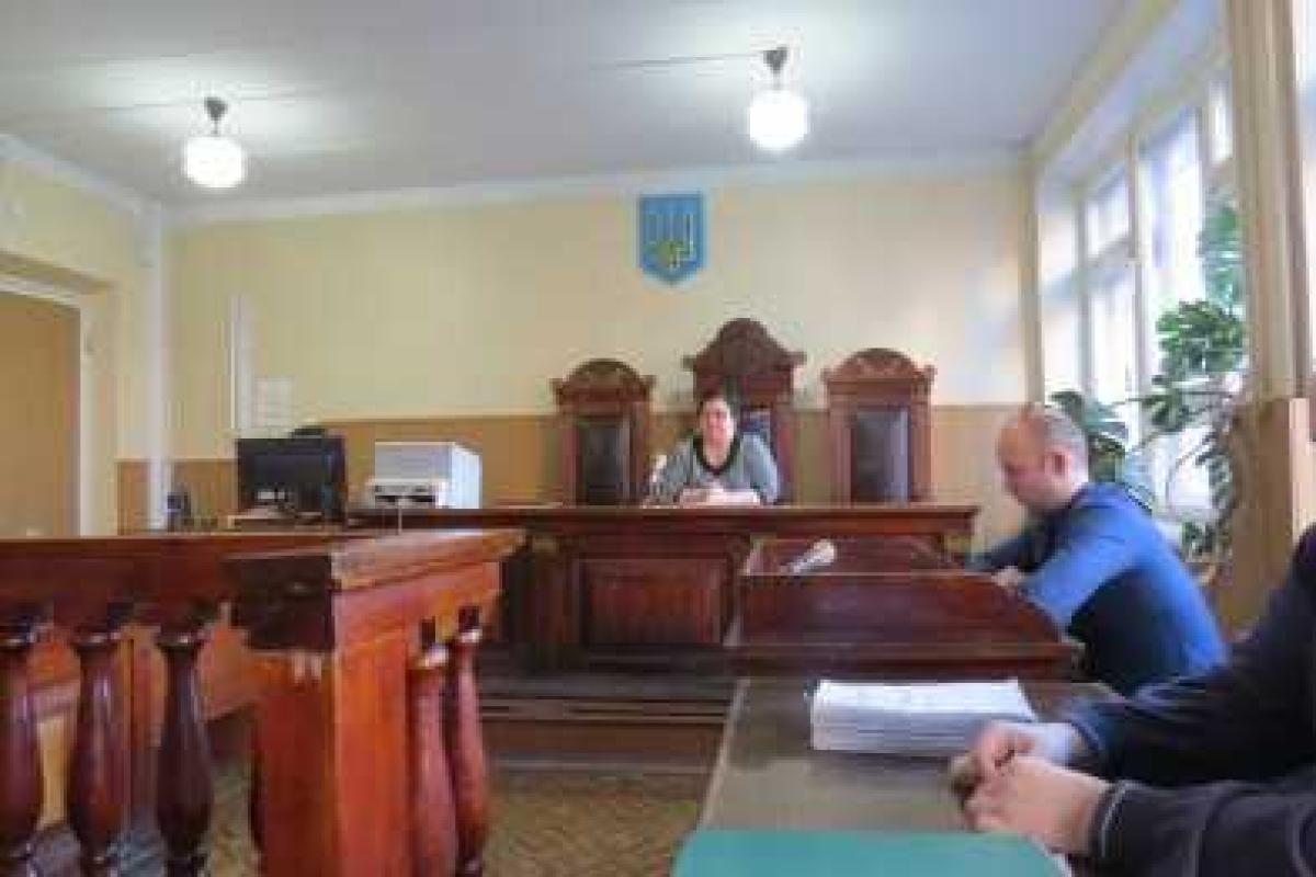 Жителям Одессы грозит до 15 лет лишения свободы за разбойное нападение на владельца элитного особняка в Мариуполе Жителям Одессы грозит до 15 лет лишения свободы за разбойное нападение на владельца элитного особняка в Мариуполе
