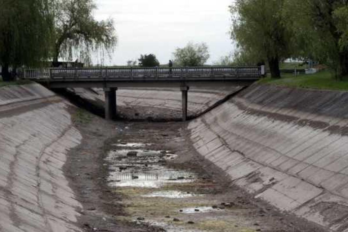 Власти Крыма ввели на полуострове режим повышенной готовности: существует угроза дефицита пресной воды Власти Крыма ввели на полуострове режим повышенной готовности: существует угроза дефицита пресной воды