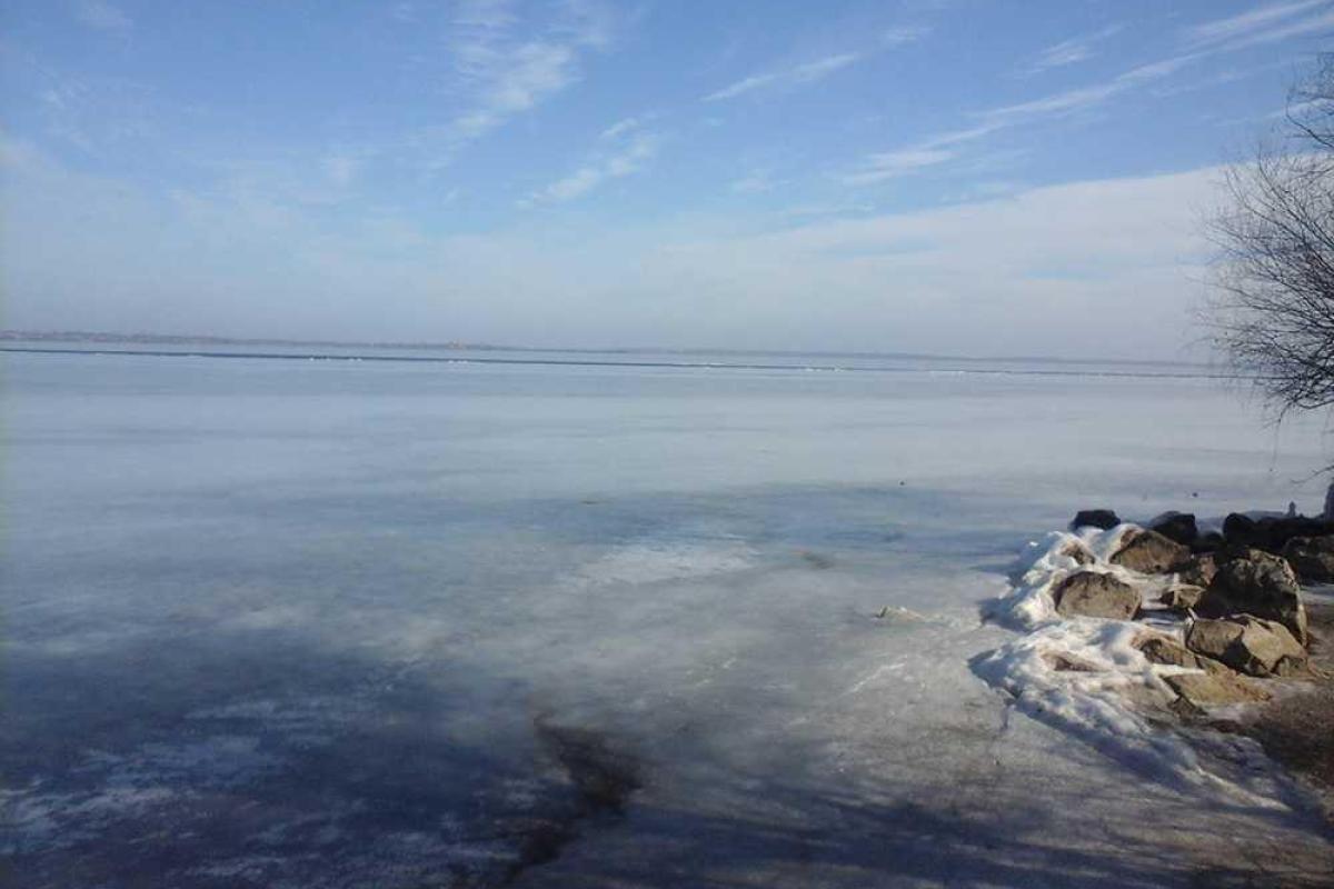 В акватории Каховского водохранилища рыбаки "путешествовали" на дрейфующей льдине В акватории Каховского водохранилища рыбаки "путешествовали" на дрейфующей льдине