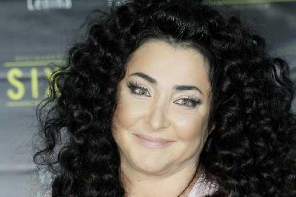 Певица Лолита призналась, что пользуется услугами службы "Муж на час"