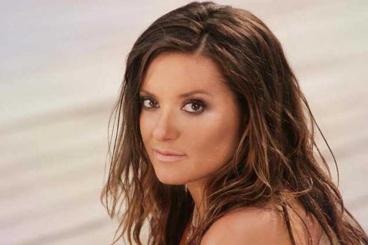 Наталья Могилевская, отдыхая в Индии, решила заняться серфингом