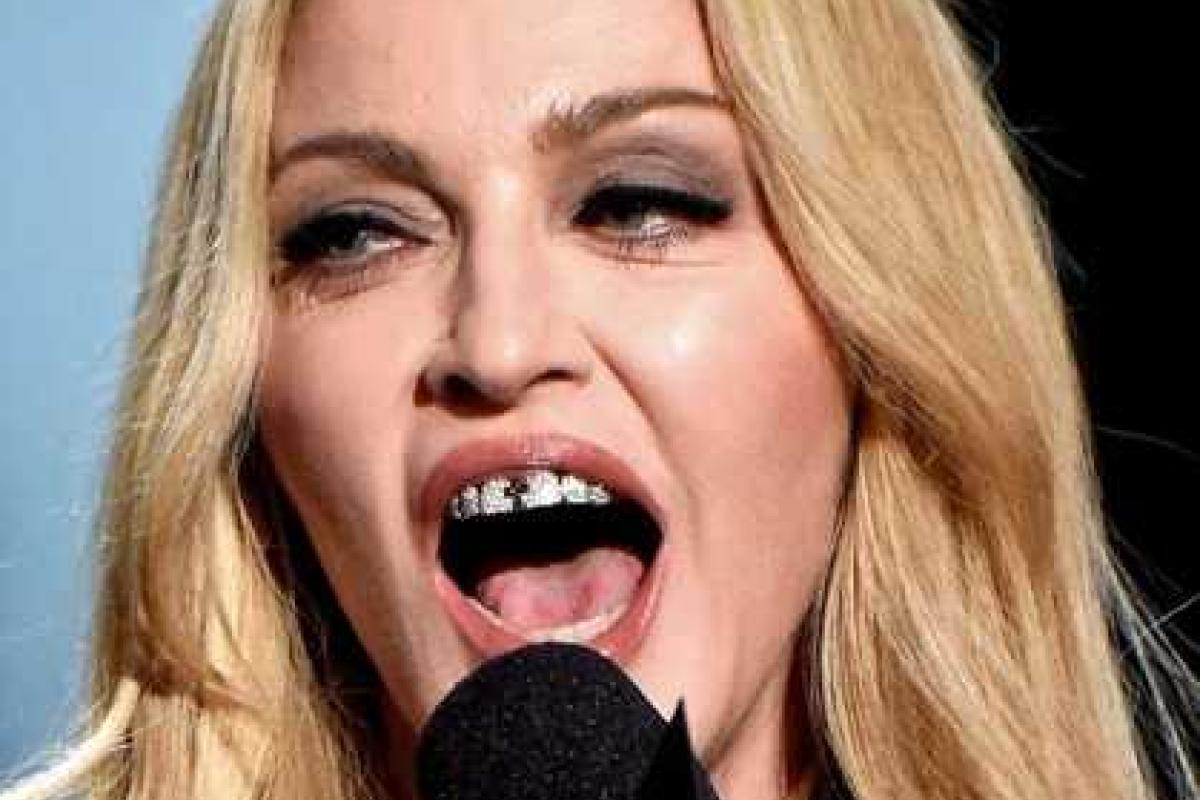 Мадонне грозит запрет на въезд на Филиппины из-за осквернения национального флага