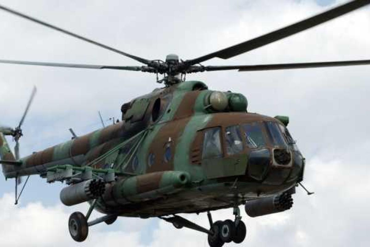 В России под Псковом рухнул военный вертолет Ми-8: есть жертвы