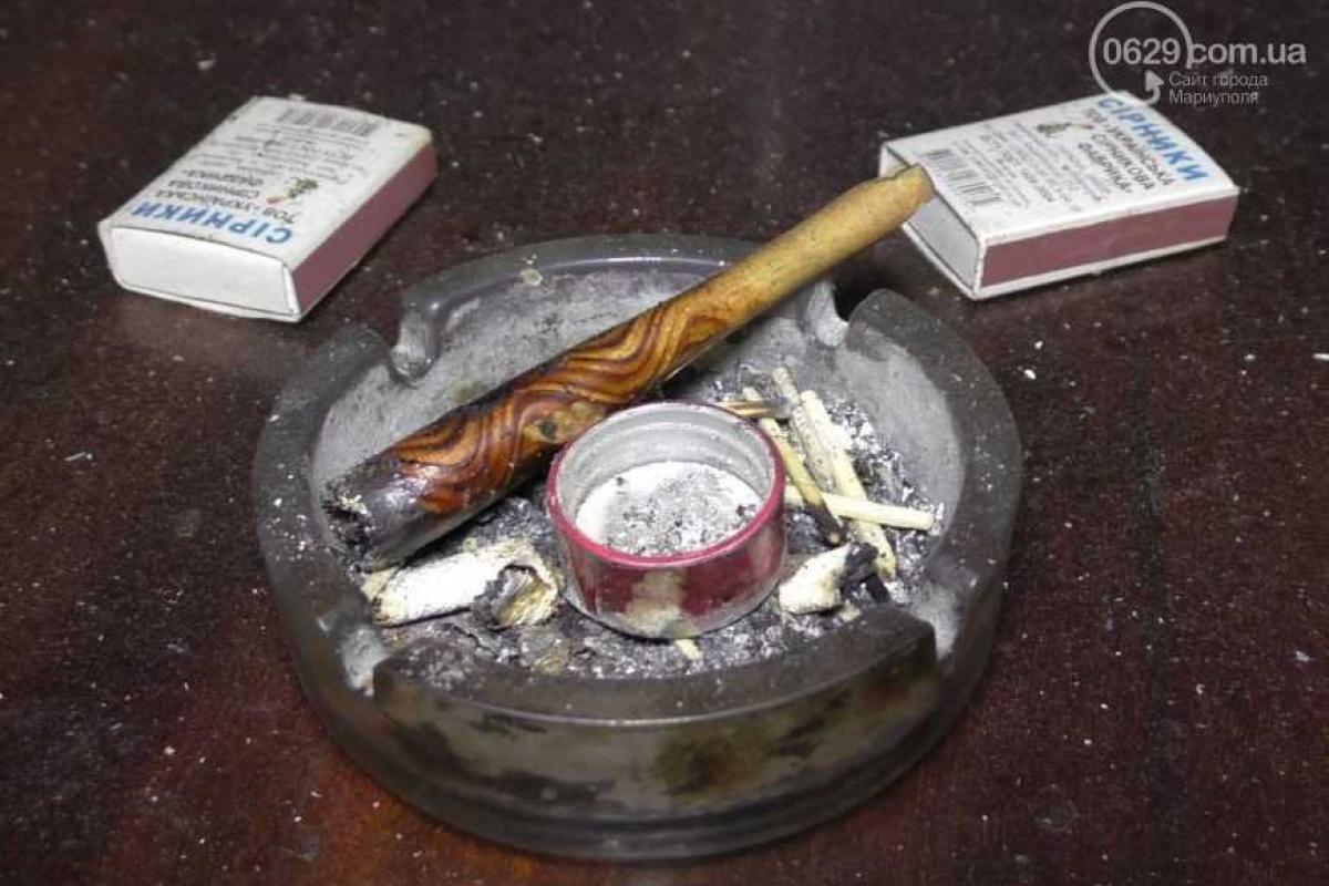 В Мариуполе спасатели эвакуировали людей и тушили пожар на пятом этаже жилого дома В Мариуполе спасатели эвакуировали людей и тушили пожар на пятом этаже жилого дома