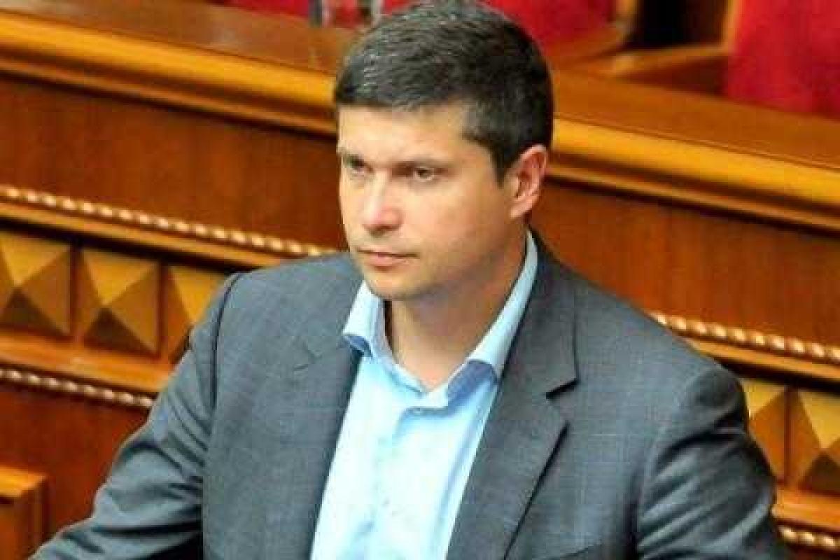 Нардеп от БПП предложил Яценюку реалистичный вариант выхода из политического кризиса