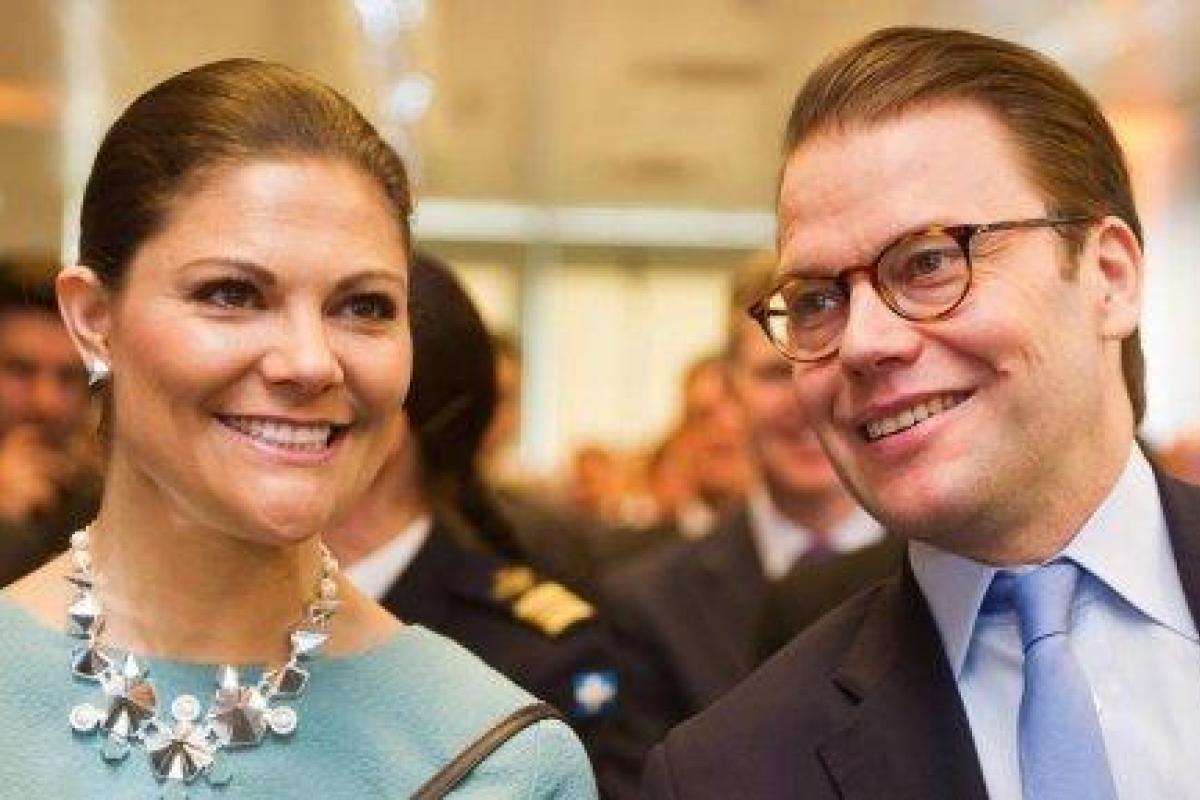 Шведская принцесса Виктория показала новорожденного сына