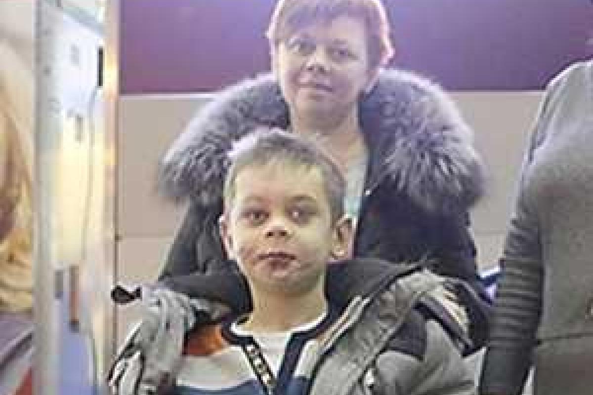 В Канаде специалисты возвращают к жизни покалеченного на Донбассе 12-летнего мальчика