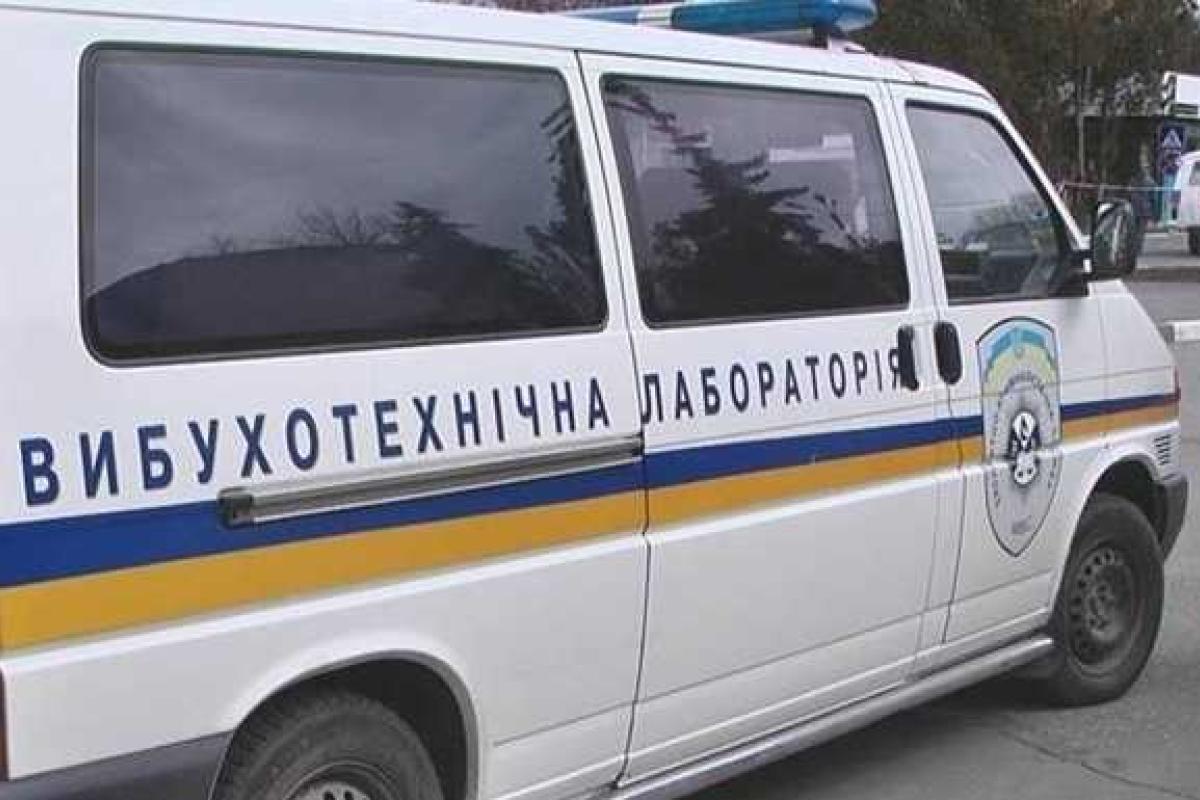 В Киеве полиция искала взрывные устройства в двух торговых центрах города В Киеве полиция искала взрывные устройства в двух торговых центрах города