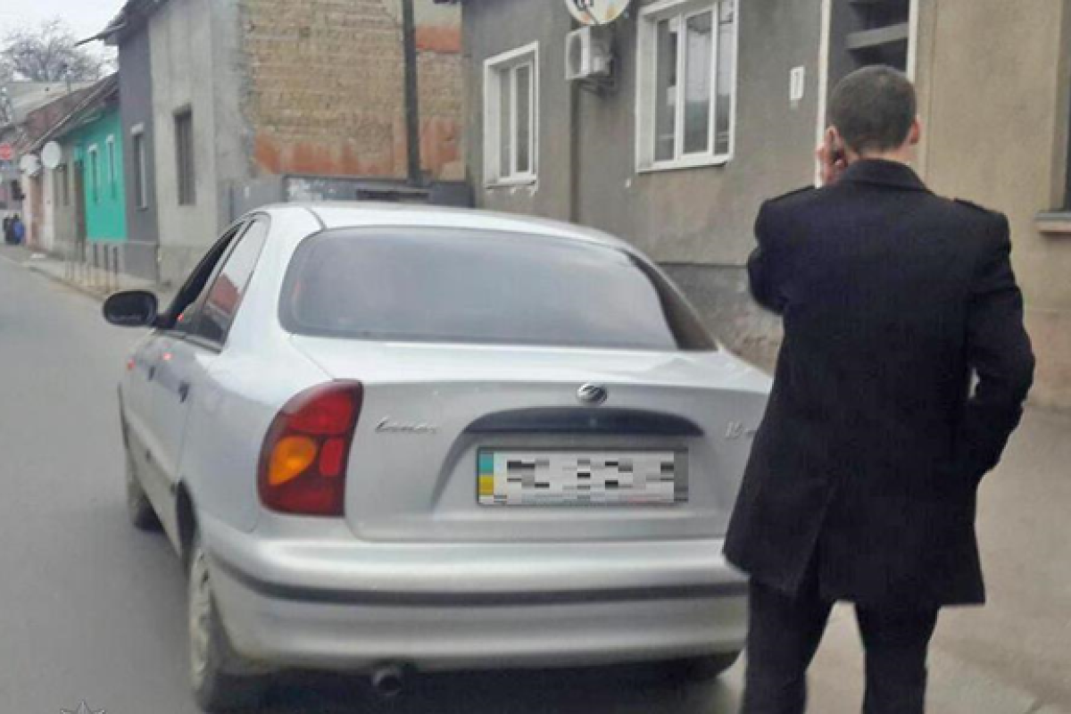 Пьяный водитель автомобиля "Daewoo", который остановила полиция в Мукачево, оказался прокурором