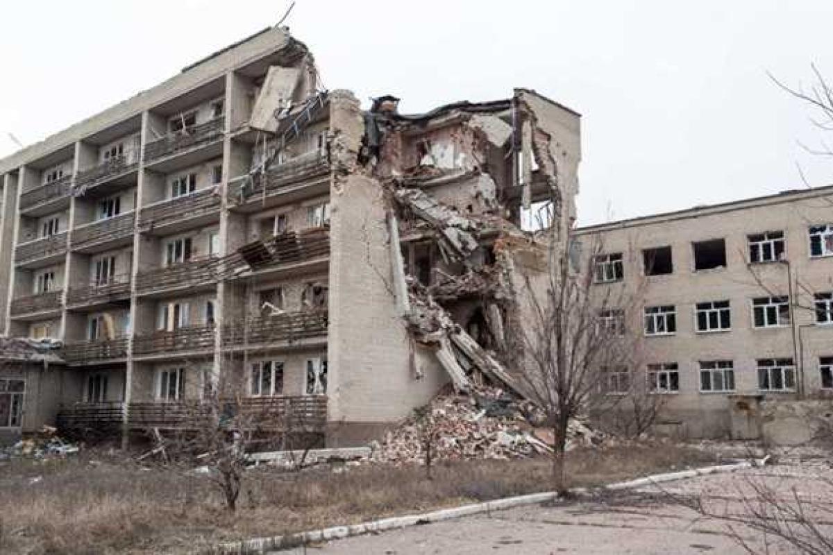 "Горячая точка" в зоне АТО: Марьинка глазами иностранных журналистов. Фоторепортаж "Горячая точка" в зоне АТО: Марьинка глазами иностранных журналистов. Фоторепортаж