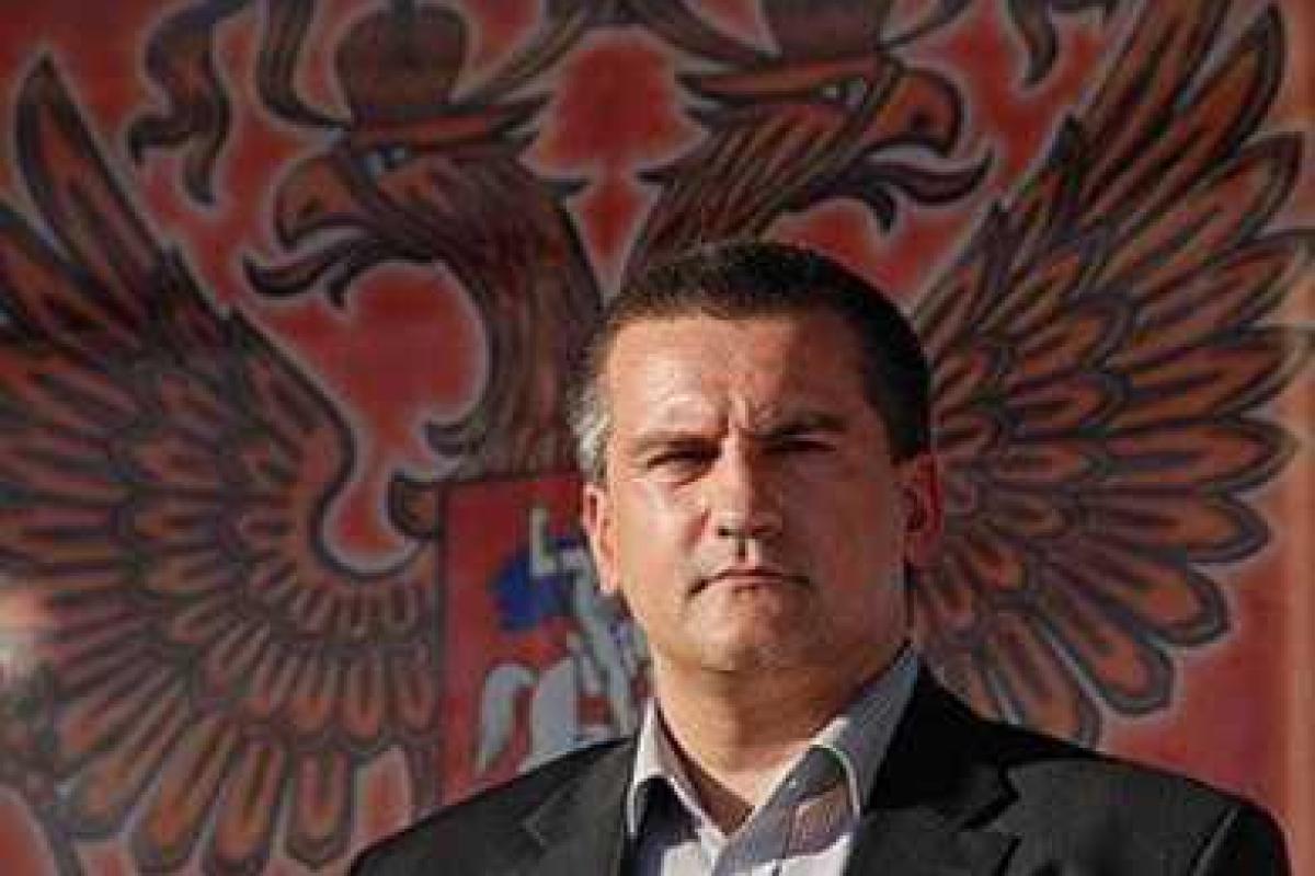 Аксенов: на пост "главы" Крыма мою кандидатуру утверждал лично Янукович Аксенов: на пост "главы" Крыма мою кандидатуру утверждал лично Янукович
