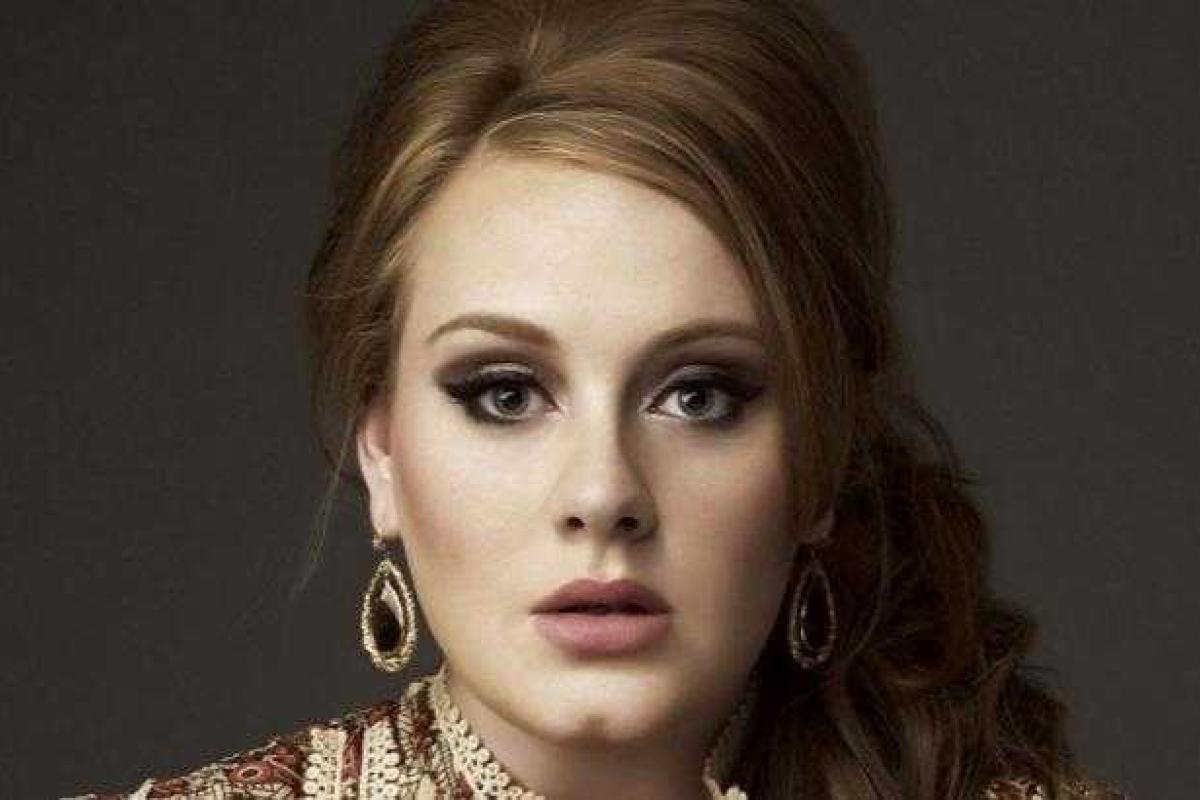 Певица Адель посвятила песню жертвам терактов в Брюсселе 