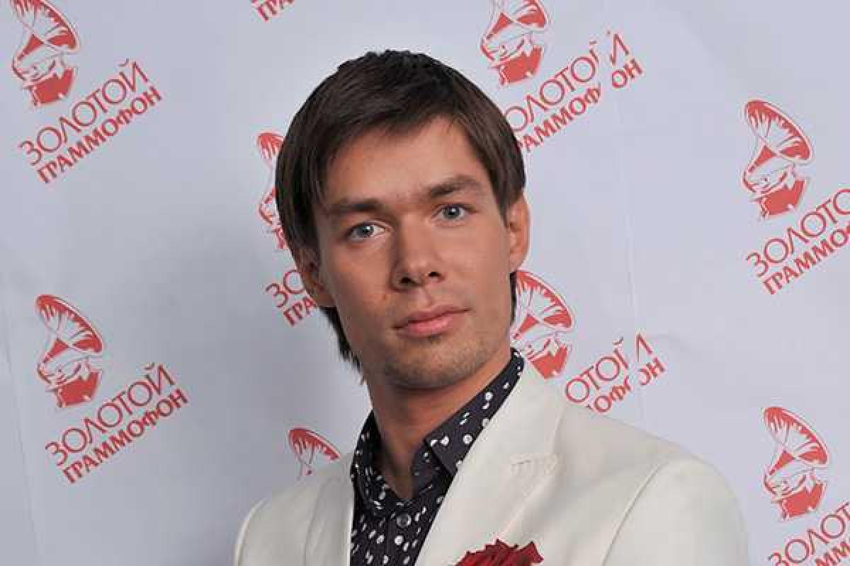 Певец Стас Пьеха показал фанатам совместный снимок с 2-летним сыном