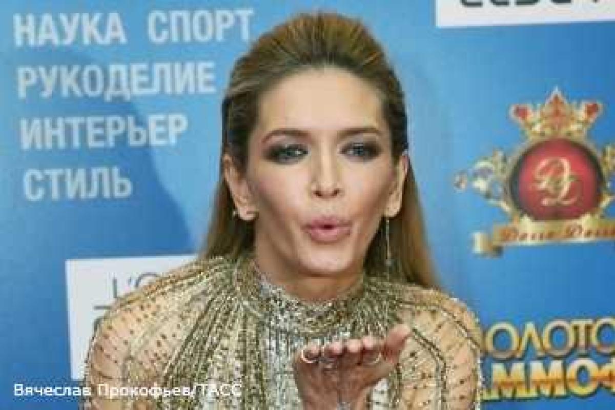 Певица Вера Брежнева опровергла слухи о своей беременности: мне сейчас некогда Певица Вера Брежнева опровергла слухи о своей беременности: мне сейчас некогда