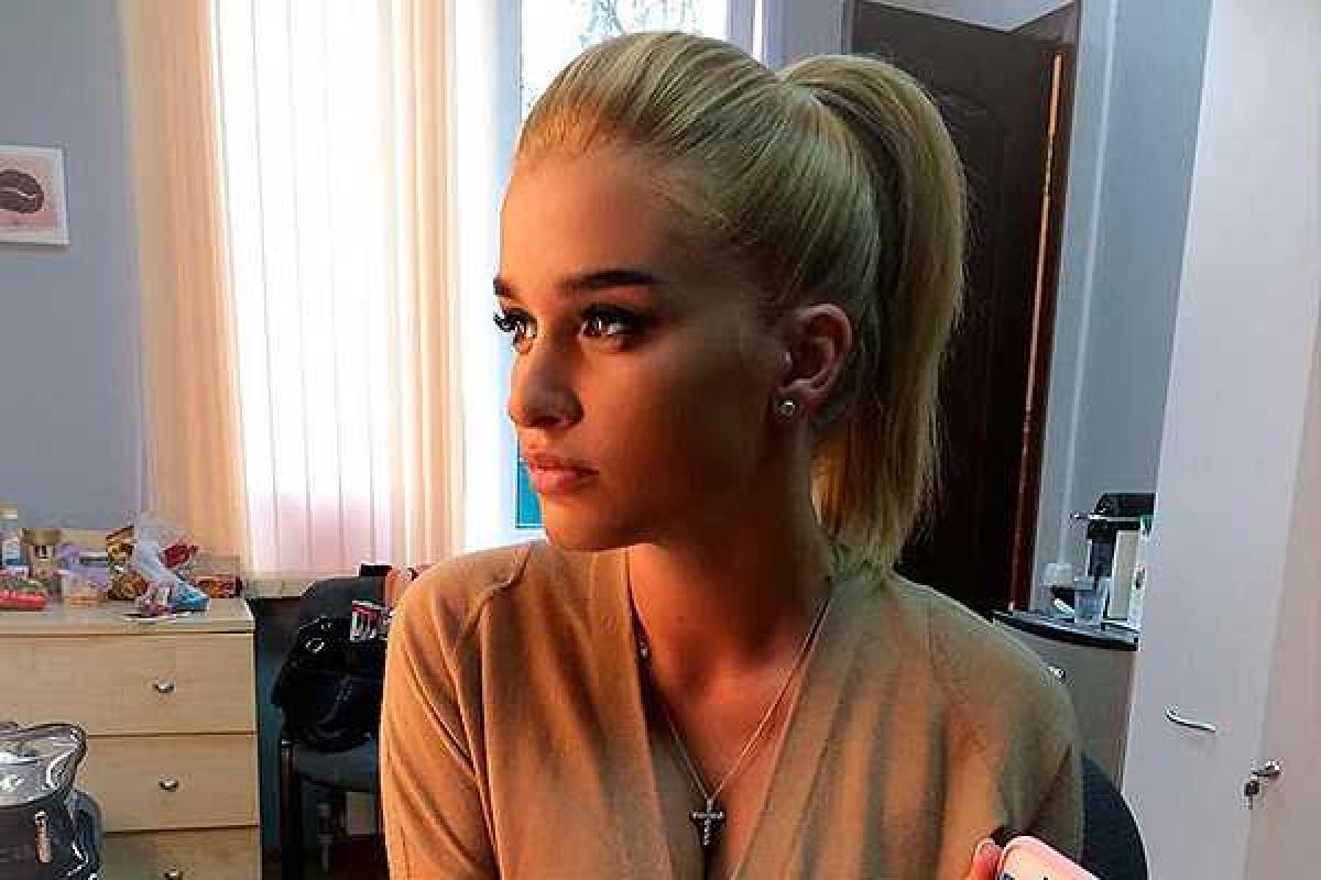 Телеведущая Ксения Бородина решила поменять масть и стала блондинкой