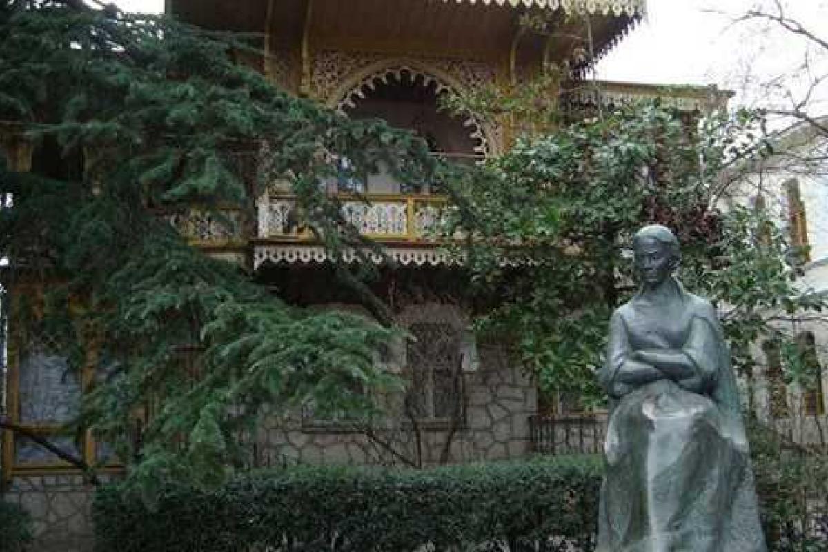 Российские "освободители" продолжают убивать украинский Крым: в Ялте закрыт музей Леси Украинки 