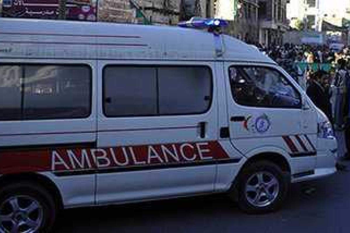 В Йемене смертники подорвали себя на КПП в городе Аден: десятки жертв среди военных и гражданских