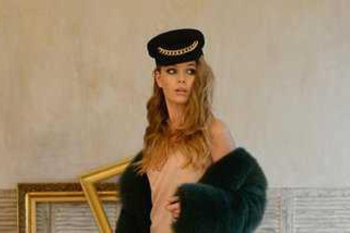 Юная дочь Веры Брежневой Соня Киперман строит карьеру в модельном бизнесе