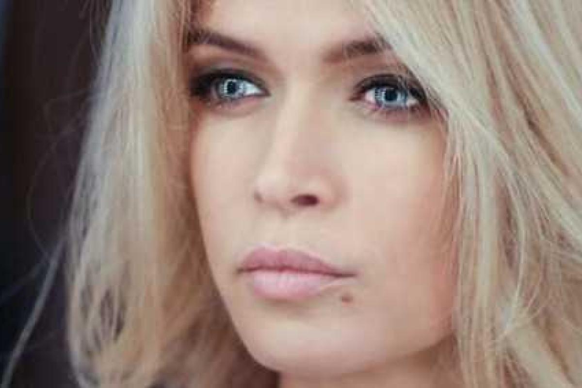 Певица Вера Брежнева разыскала свою сводную сестру 