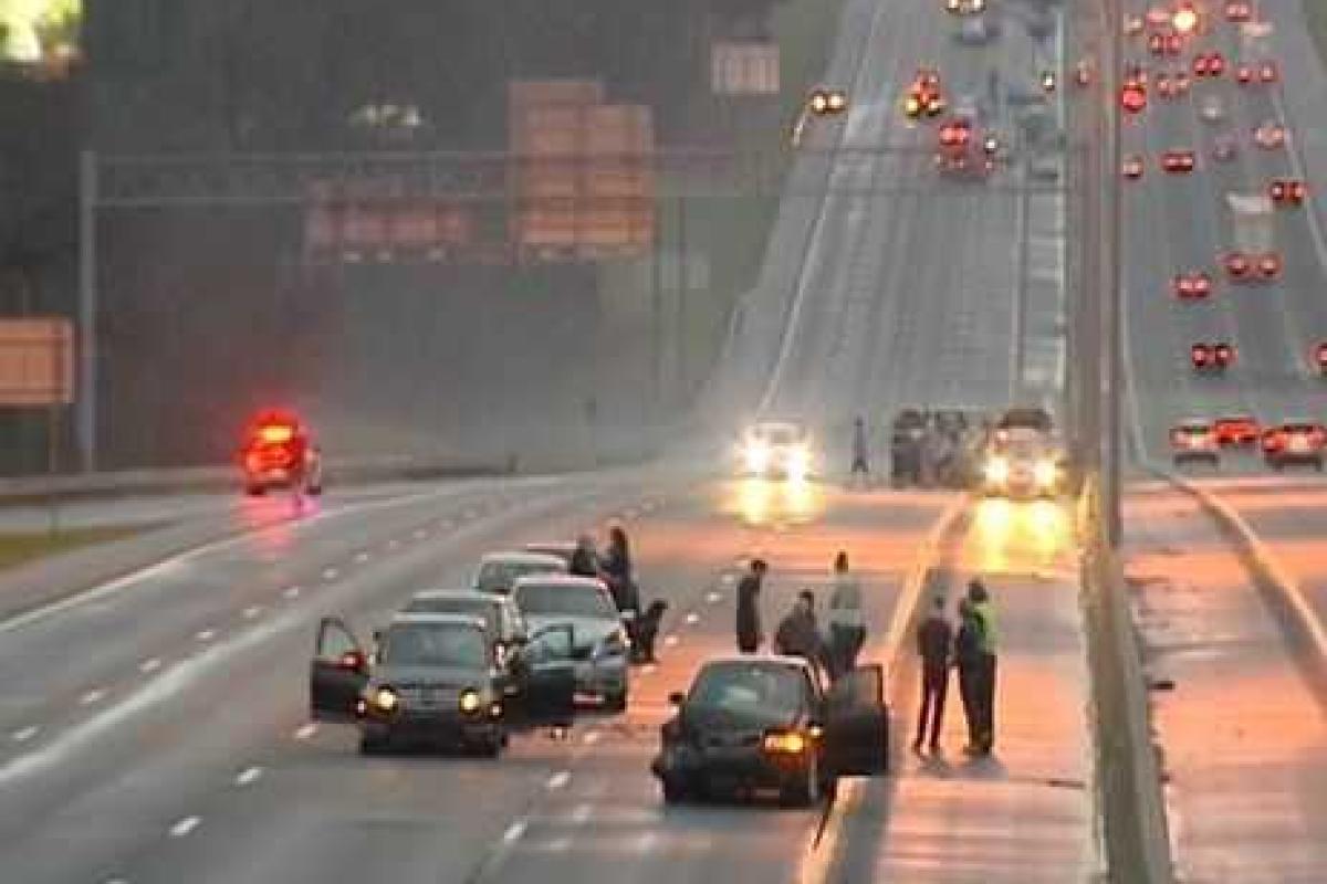 В Северной Каролине произошло масштабное ДТП: на автомагистрали столкнулись 94 автомобиля