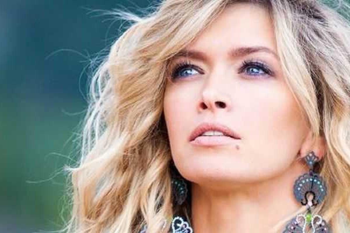 Певица Вера Брежнева занялась медитацией на морозе Певица Вера Брежнева занялась медитацией на морозе