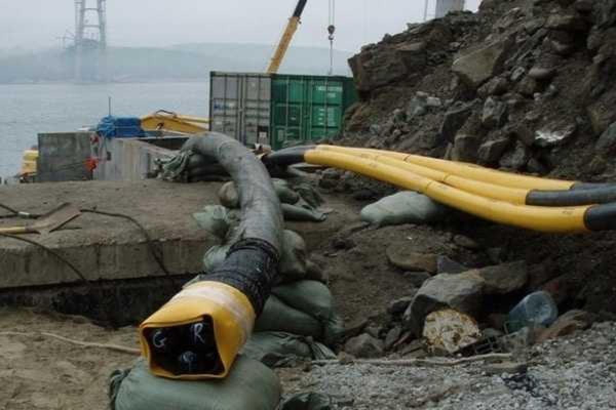 Пользователи соцсетей троллят Россию из-за очередной остановки строительства энергомоста в Крым Пользователи соцсетей троллят Россию из-за очередной остановки строительства энергомоста в Крым