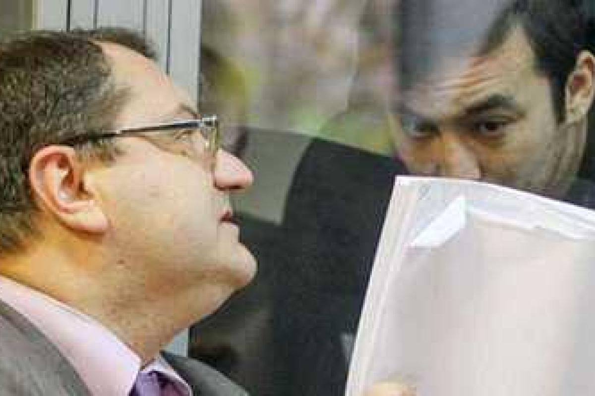 Матиос продемонстрировал видео из материалов следствия: убитый адвокат Грабовский отказывается защищать российского ГРУшника