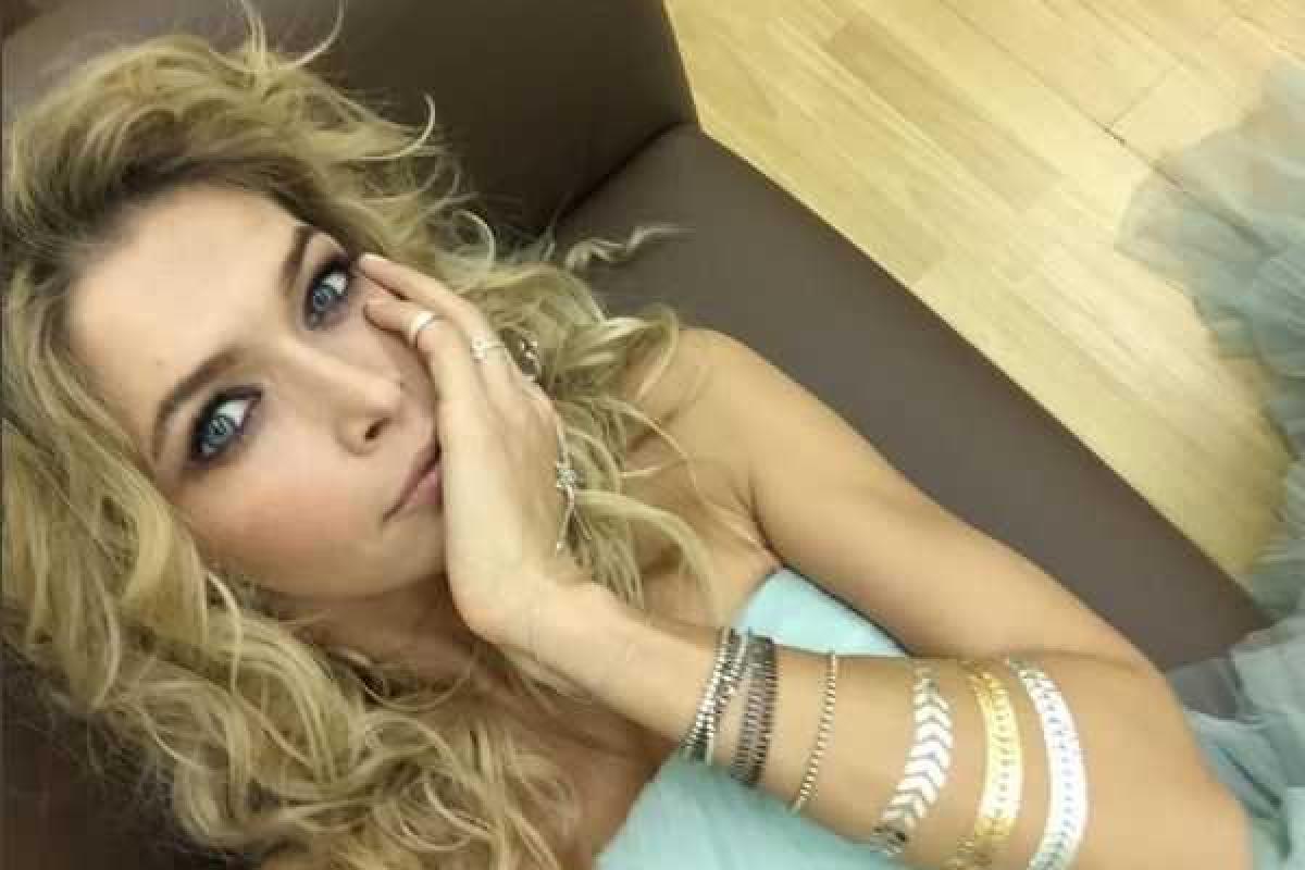 Вера Брежнева порадовала фанатов новым соблазнительным снимком Вера Брежнева порадовала фанатов новым соблазнительным снимком