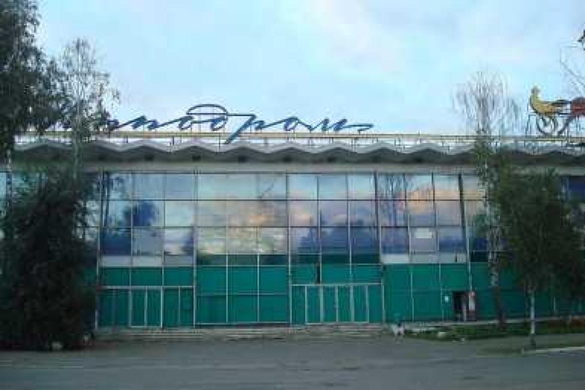 Здание главного корпуса киевского ипподрома вернут в коммунальную собственность города - решение суда Здание главного корпуса киевского ипподрома вернут в коммунальную собственность города - решение суда