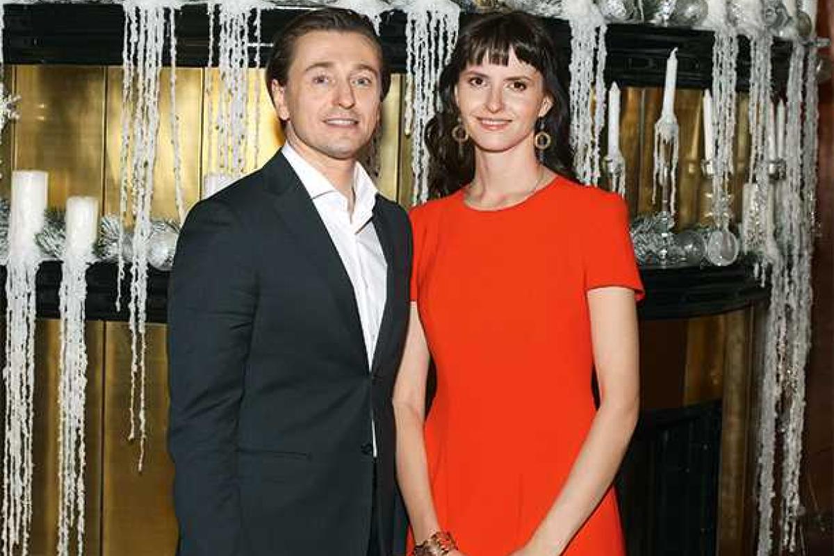 В дном из загсов Москвы состоялось бракосочетание Сергея Безрукова и режиссера Анны Матисон В дном из загсов Москвы состоялось бракосочетание Сергея Безрукова и режиссера Анны Матисон