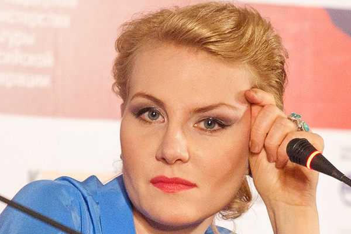 Актриса Рената Литвинова шокировала поклонников пикантным снимком