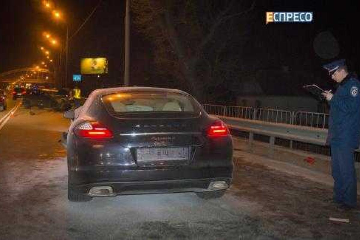 В Киеве авто, зарегистрированное на заместителя Кличко, столкнулось с автомобилей "Volkswagen" В Киеве авто, зарегистрированное на заместителя Кличко, столкнулось с автомобилей "Volkswagen"