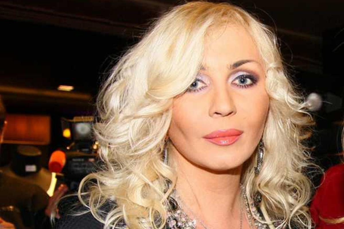 Певица Ирина Билык приняла участие в пикантной фотосессии