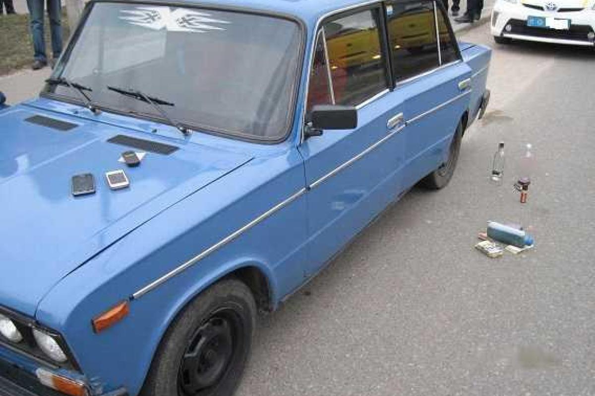 В Киеве ночью четверо иностранцев ограбили круглосуточный магазин В Киеве ночью четверо иностранцев ограбили круглосуточный магазин