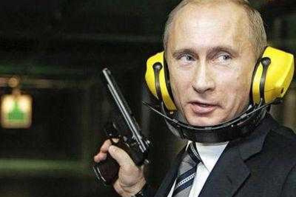 Российский политолог: Путин будет скромно помогать деньгами боевикам на Донбассе, чтобы и дальше гадить Украине Российский политолог: Путин будет скромно помогать деньгами боевикам на Донбассе, чтобы и дальше гадить Украине