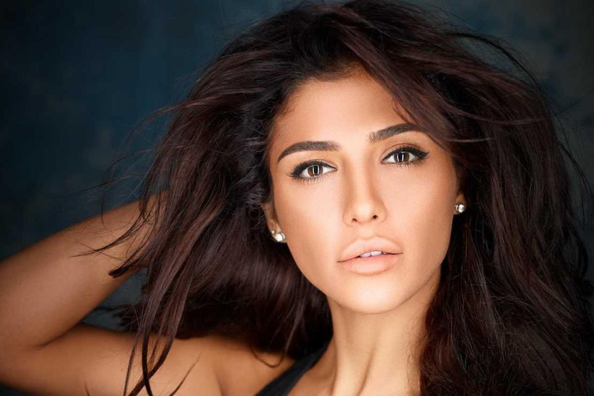 Санта Димопулос поделилась с поклонниками потрясающими снимками