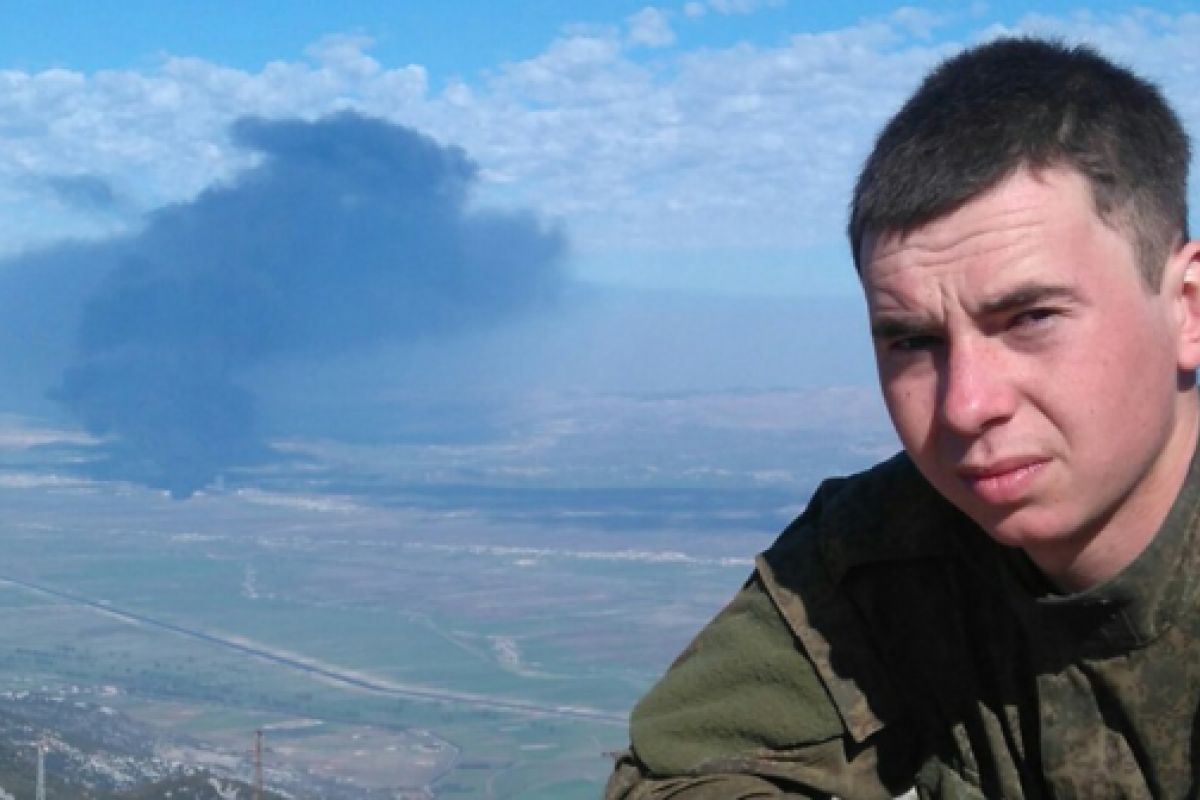 Российский солдат 200-й артиллерийской бригады ВС РФ "засветил" место дислокации в Сирии 